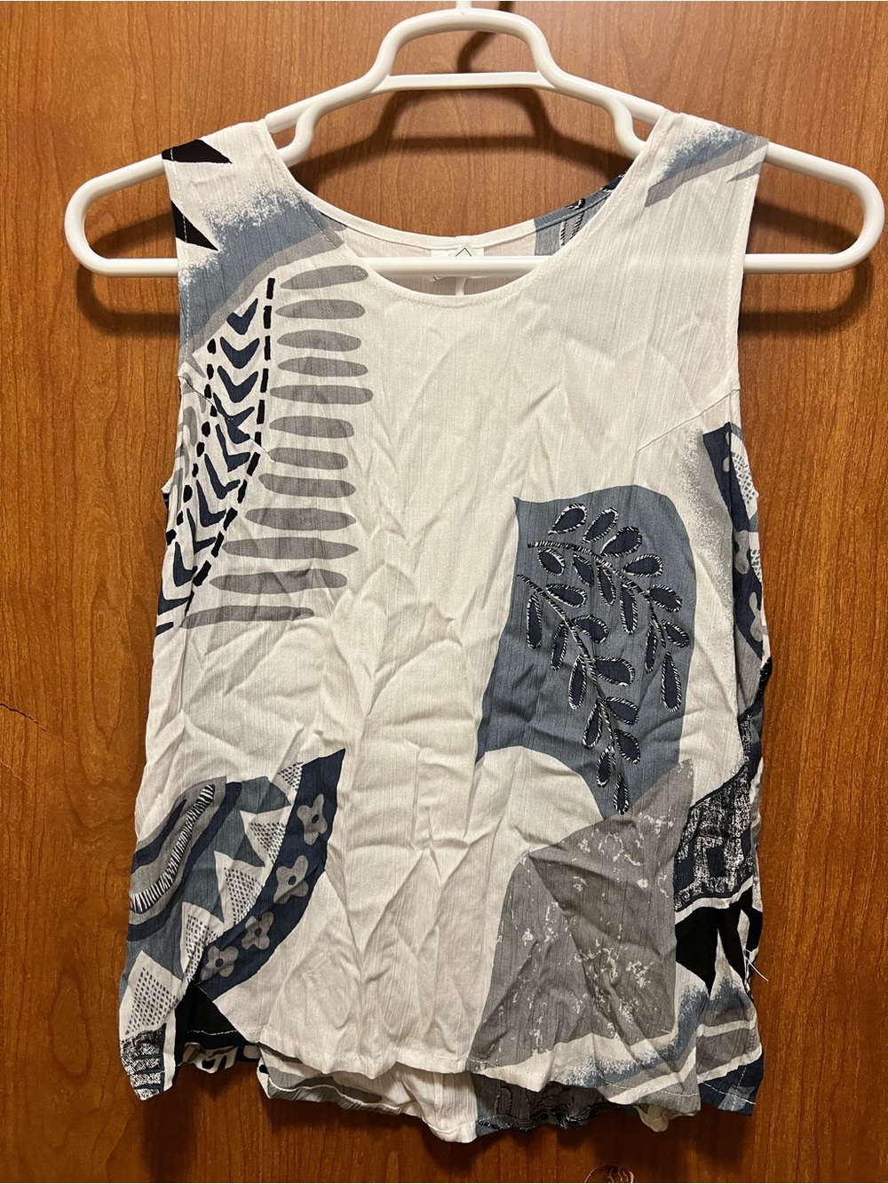 Sleeveless Printed Women’s Top in White and Gray
